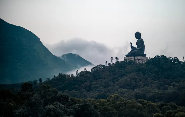Tian Tan Buddha - Lantau's giant bronze Buddha above Po Lin Monastery