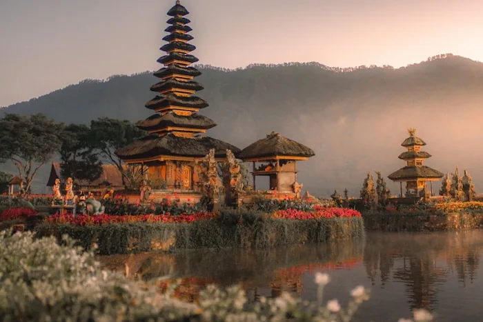Bali - Rice terraces, surf beaches and clifftop temples