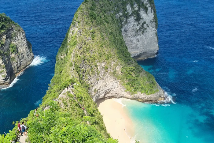 Nusa Penida - Kelingking's dinosaur-shaped cliff and the manta ray bays
