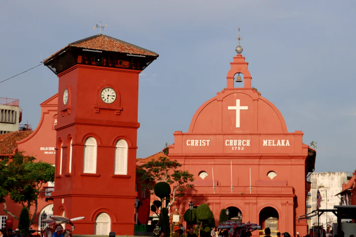Melaka - Dutch red squares, Jonker Street and Peranakan houses