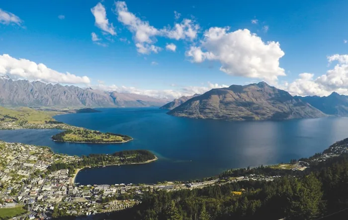 Queenstown - Lake Wakatipu, the Remarkables and every adventure sport