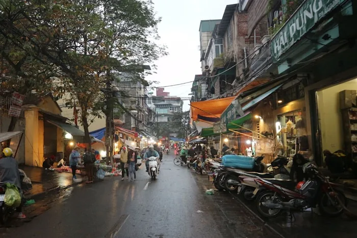 Hanoi - Old Quarter lanes, lake temples and kerbside dining