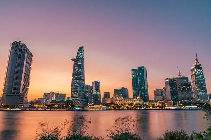 Ho Chi Minh City - Ben Thanh market, war history and endless motorbikes